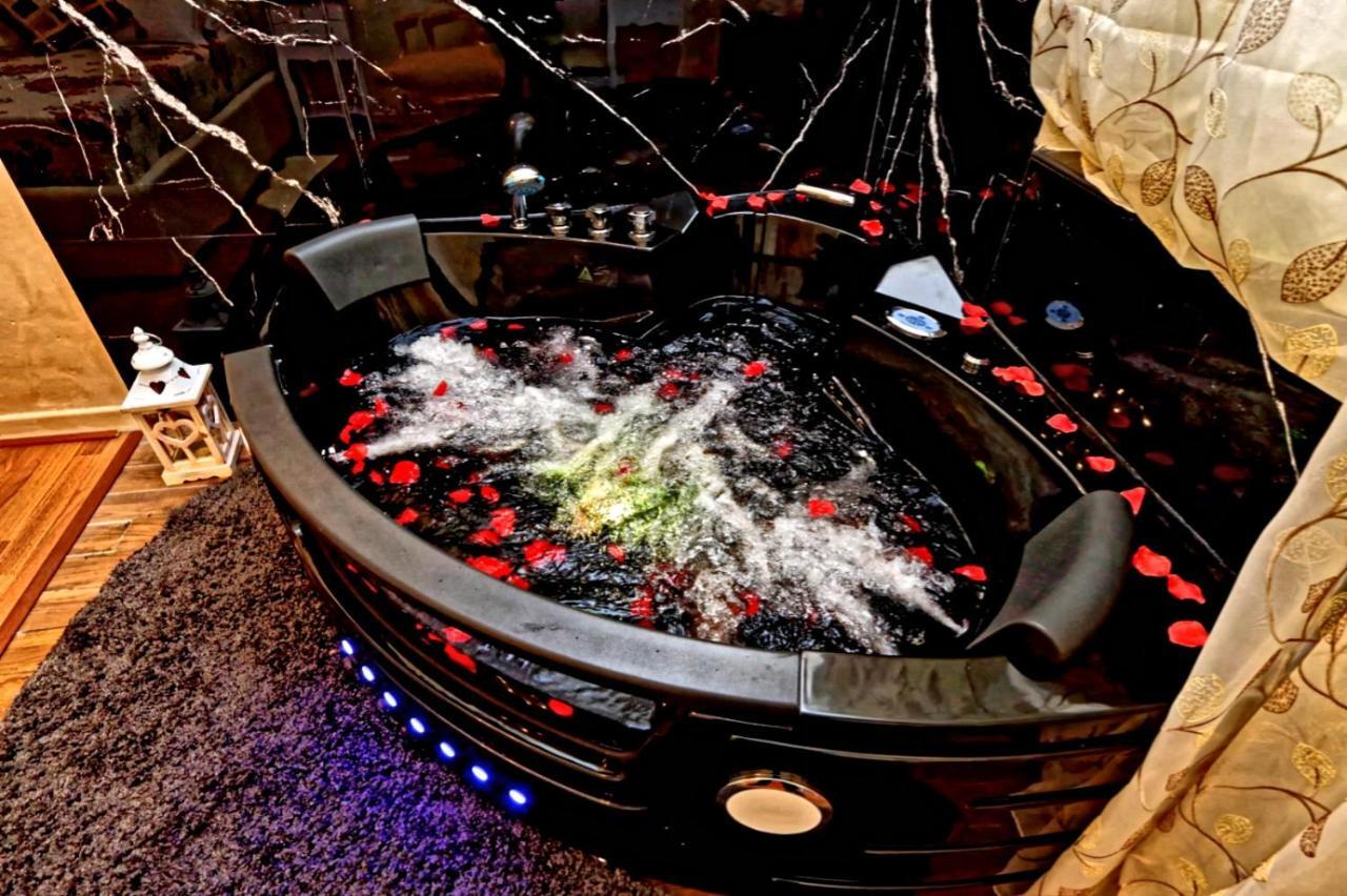 L&s Jacuzzi * Rome